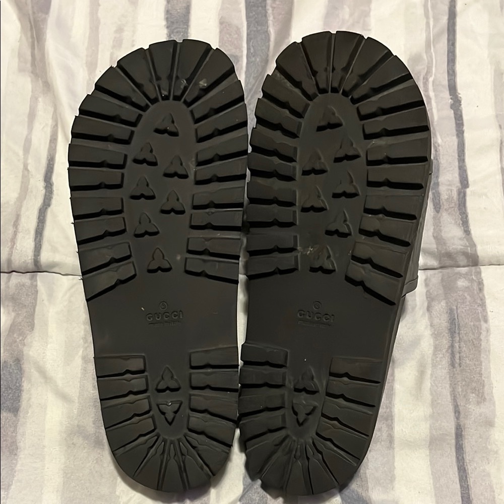 Gucci Gray Slide Sandals. Size 9. Original box/dust bags included - Picture 4 of 5